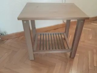 Mesa auxiliar Ikea madera