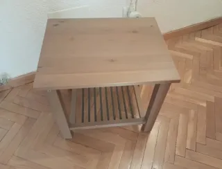 Mesa auxiliar Ikea madera
