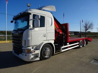 Scania G 440-CAMIONES PORTAMAQUINARIAS