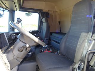 Scania G 440-CAMIONES PORTAMAQUINARIAS