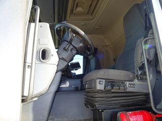 Scania G 440-CAMIONES PORTAMAQUINARIAS