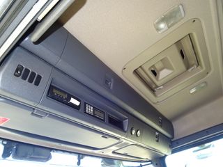 Scania G 440-CAMIONES PORTAMAQUINARIAS