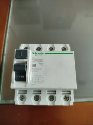 Interruptor Diferencial Schneider 25A 300mA
