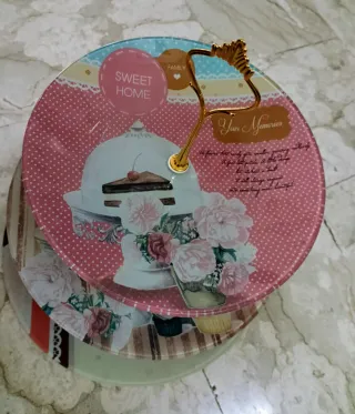 Alzatina 3 piani in vetro decorato e metallo oro