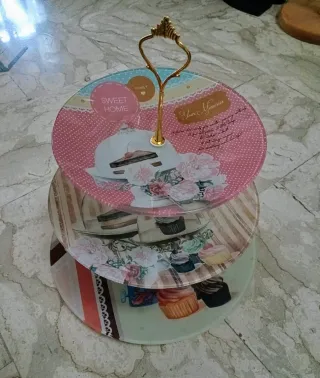 Alzatina 3 piani in vetro decorato e metallo oro