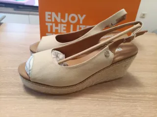 Sandalias Refresh Beige Cuña