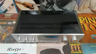 Amplificador Sansui R-99Z