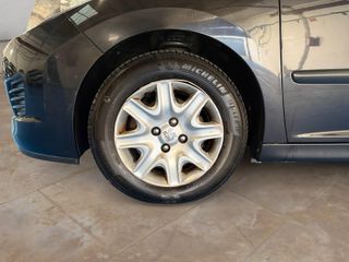 Peugeot 207 Confort 1.4 VTi 16v 95