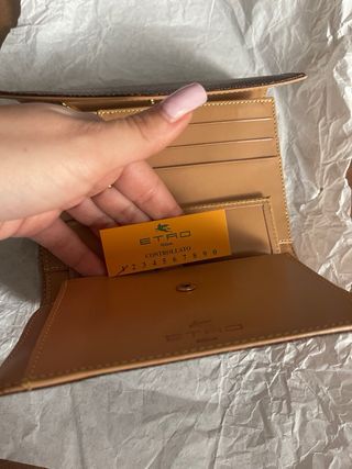 Nuovo senza scatola  Portafoglio trifold di Etro