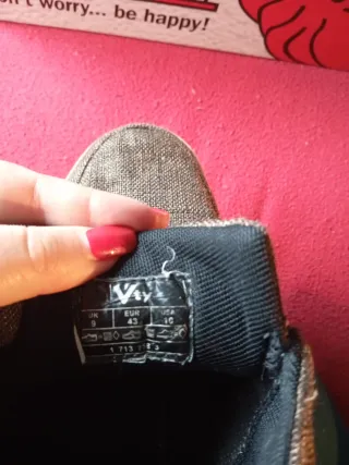 Zapatilla vestir marrón y negra