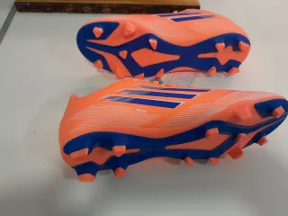 Scarpe da calcio Adidas F50 per bambini, taglia 38