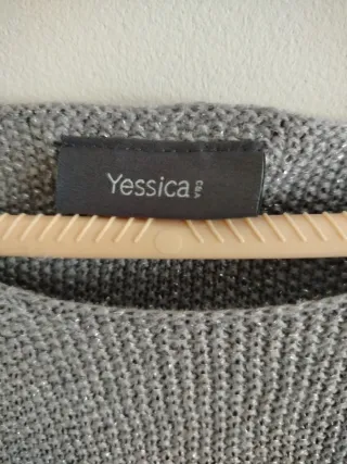 Jersey gris con destellos plateados Talla XL.