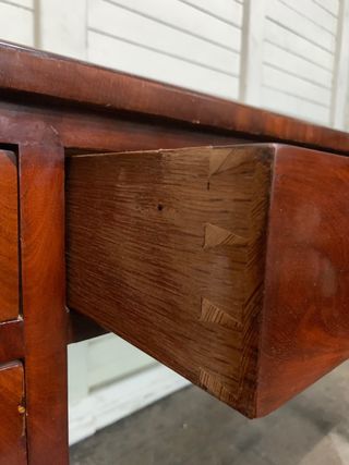 Escritorio antiguo. Gran calidad. Madera