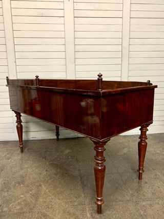 Escritorio antiguo. Gran calidad. Madera