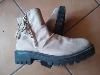 Stivaletti scamosciati donna