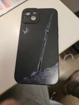 Funda iPhone 13 Diseño Katana y Pájaro