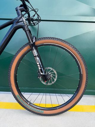 Scott Spark RC de Carbono de alta gama - mtb