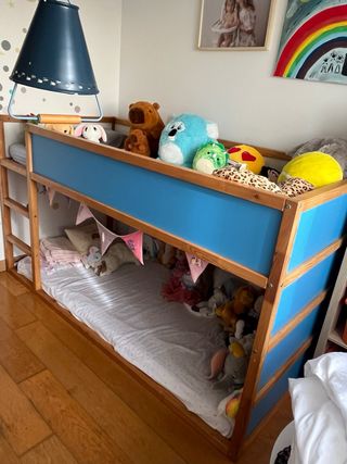 Literas infantiles de madera y azul