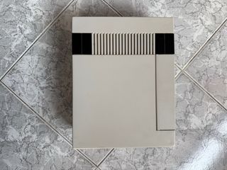 Consola Nintendo NES con 2 mandos