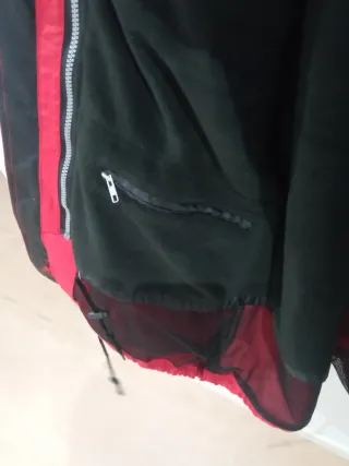 Parka forrada chico roja y negra, forro extraíble