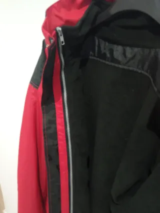 Parka forrada chico roja y negra, forro extraíble