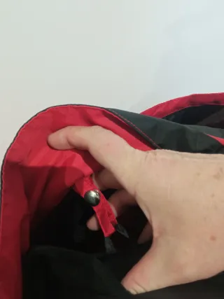 Parka forrada chico roja y negra, forro extraíble