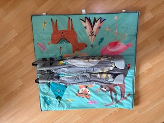 Parque infantil con diseño de tienda