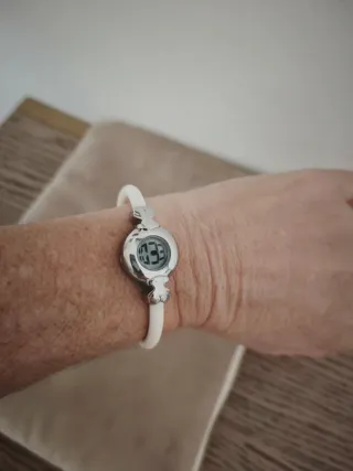 Reloj Tous Digital Brazalete Blanco y Plata