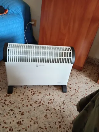 Estufa eléctrica blanca
