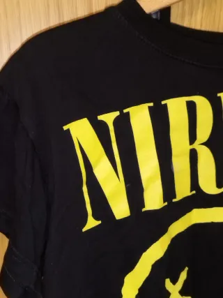 Camiseta Nirvana Crop Top "Smiley Face" Oficial S