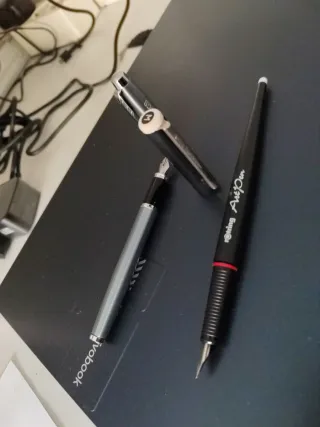 Confezione da 2 penne stilografiche Ast Pen Rotring M e Parker