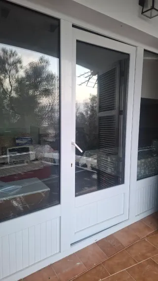Puertas PVC 4 hojas con persianas