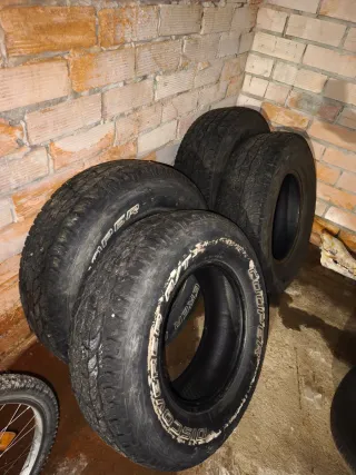 Neumáticos Cooper 235/75R15