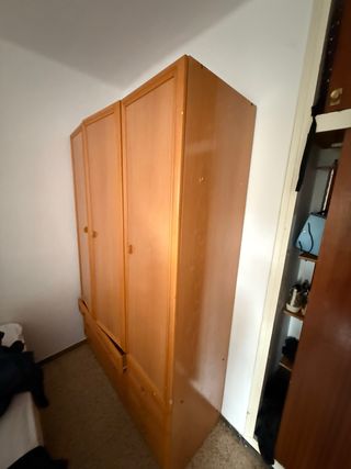 Armario de madera 3 puertas