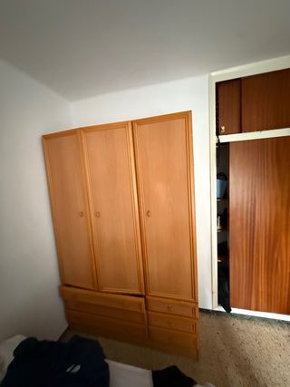 Armario de madera 3 puertas