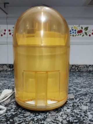 Licuadora Robot Amarillo y Blanco