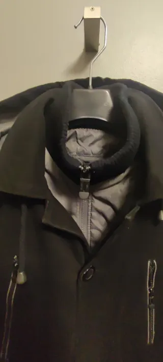 Chaquetón hombre con capucha e interior desmontabl