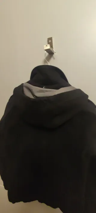 Chaquetón hombre con capucha e interior desmontabl