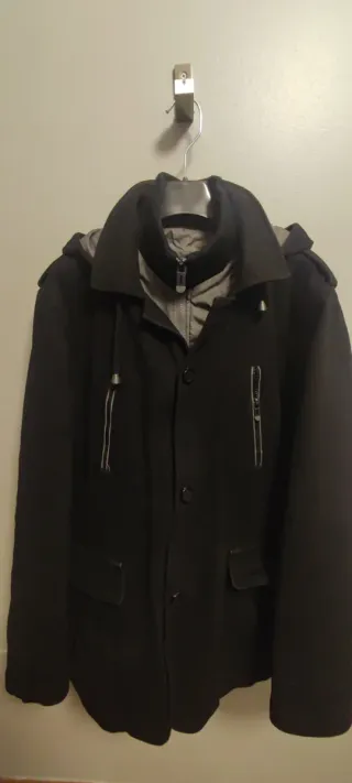 Chaquetón hombre con capucha e interior desmontabl