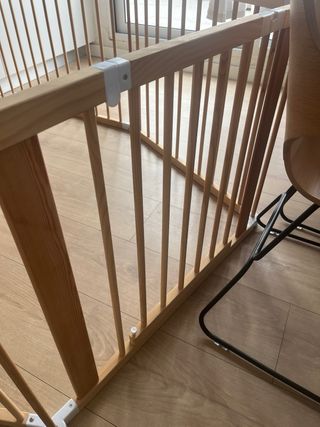 Valla de seguridad infantil de madera