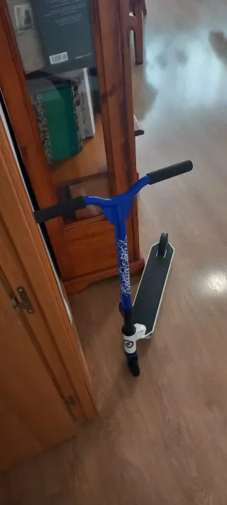 Patinete freestyle azul y blanco