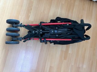 Carro de bebé Chicco negro y rojo