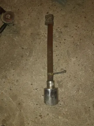 Tubo de escape coche tramo final