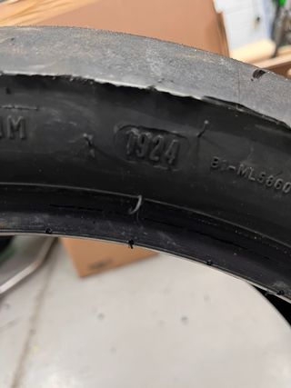 Neumático Duplop GP Racer