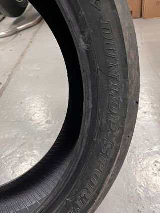 Neumático Duplop GP Racer