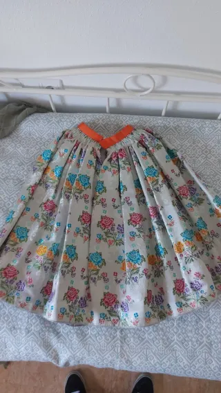 Traje Fallera Niña 4/5 años con manteletas incluid
