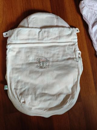 Saco Silla Bebé Auto Minnie Mouse + 2 Sábanas Cuna