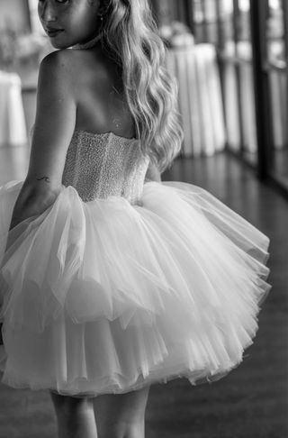 Vestido de Novia Corto Tul.