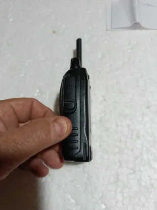 (116) Walkie Talkie Nestling Negro