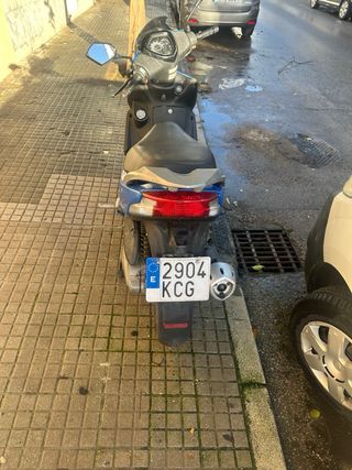 Kymco Agility 125cc Scooter Automática